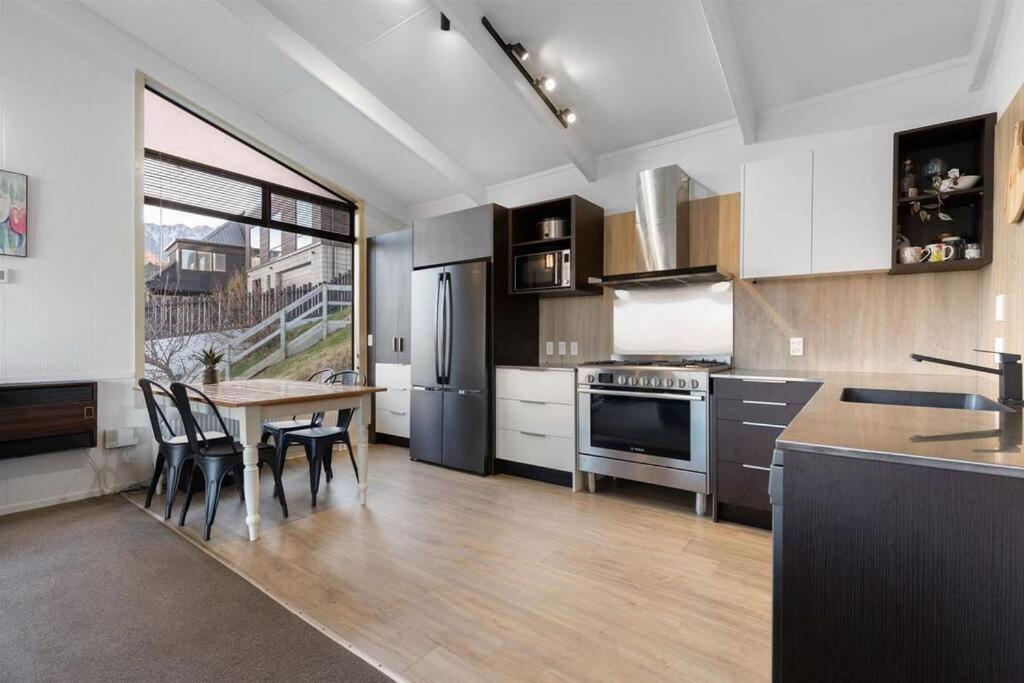 Lakeview Home Retreat At Queenstown Hill Exteriör bild
