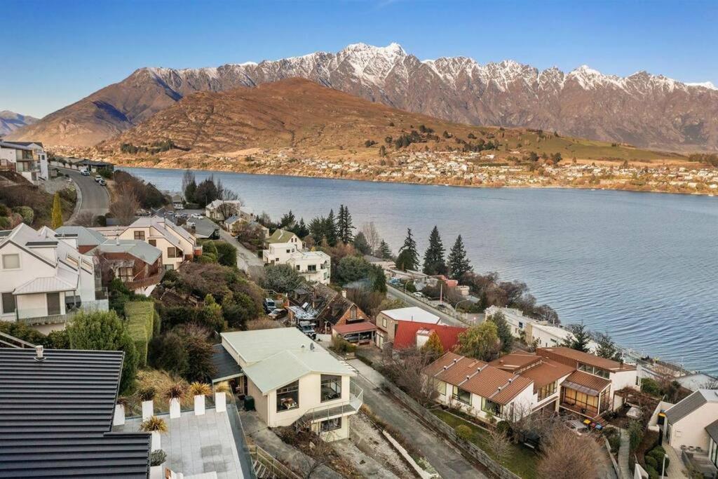 Lakeview Home Retreat At Queenstown Hill Exteriör bild