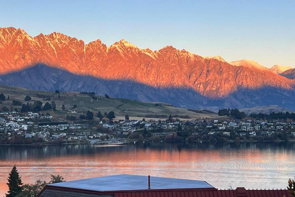 Lakeview Home Retreat At Queenstown Hill Exteriör bild